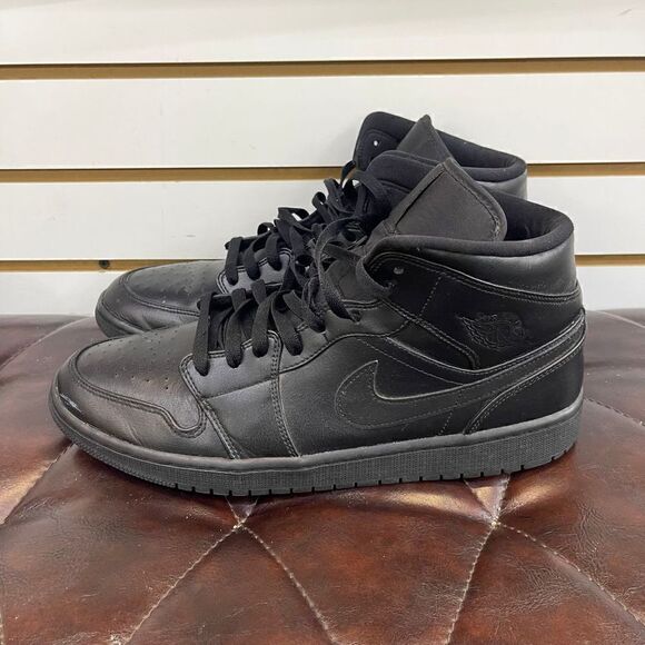 Nike Air Jordan 1 Mid Triple Black Basketball Sneakers Shoes Men’s Size 13 - Picture 1 of 8